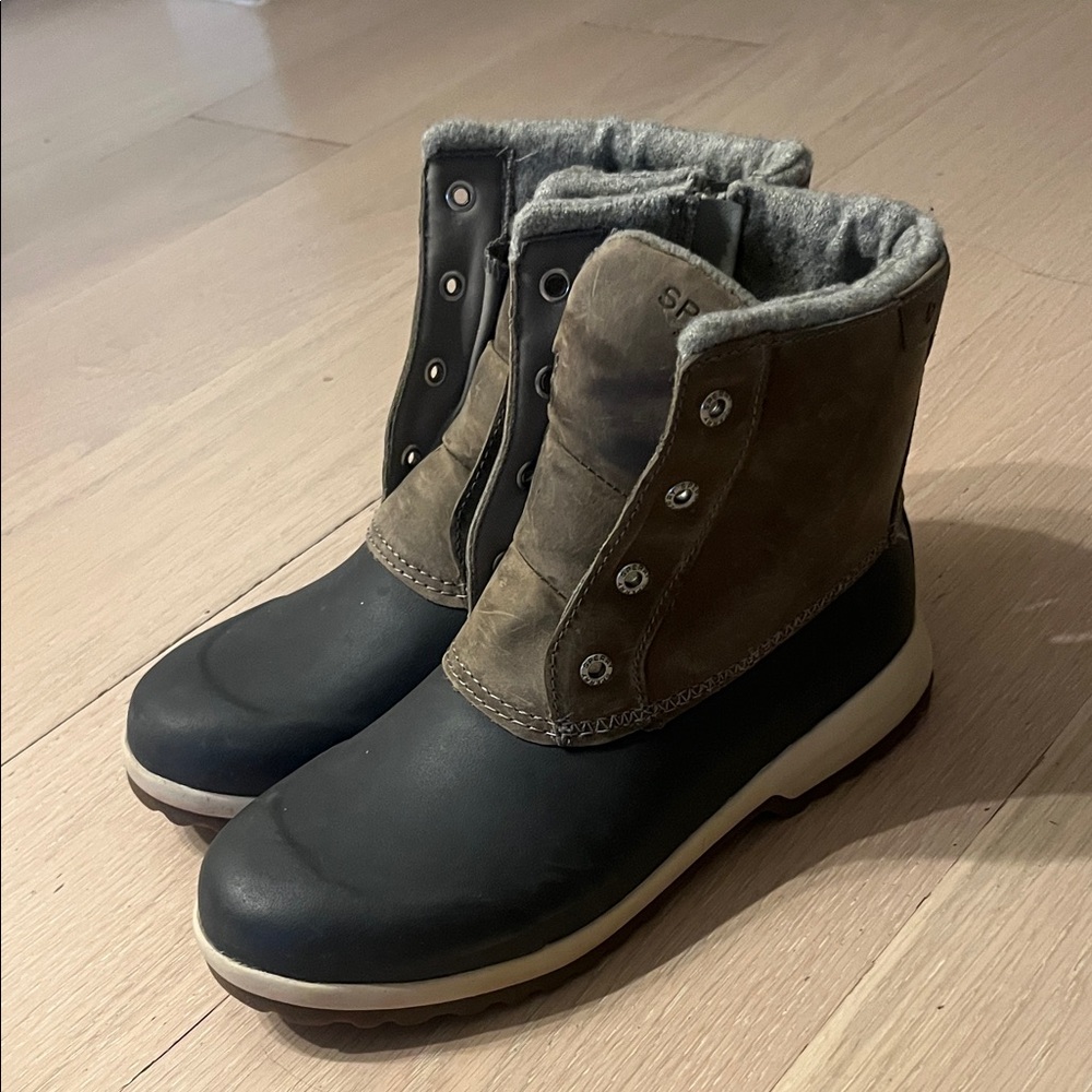 Sperry Black and Brown Winter Boots